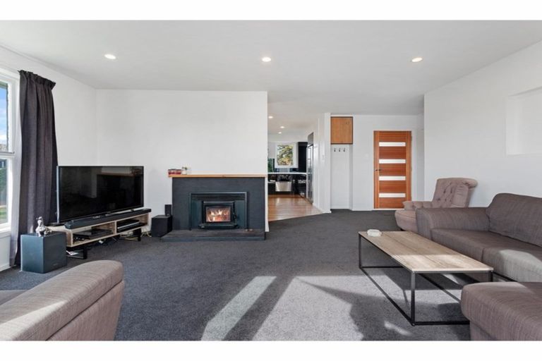 Photo of property in 9 Oakhampton Street, Hornby, Christchurch, 8042