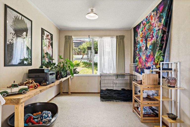 Photo of property in 30 Waimumu Road, Massey, Auckland, 0614