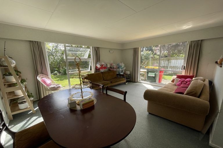 Photo of property in 35a Pehi Kupa Street, Waikanae, 5036