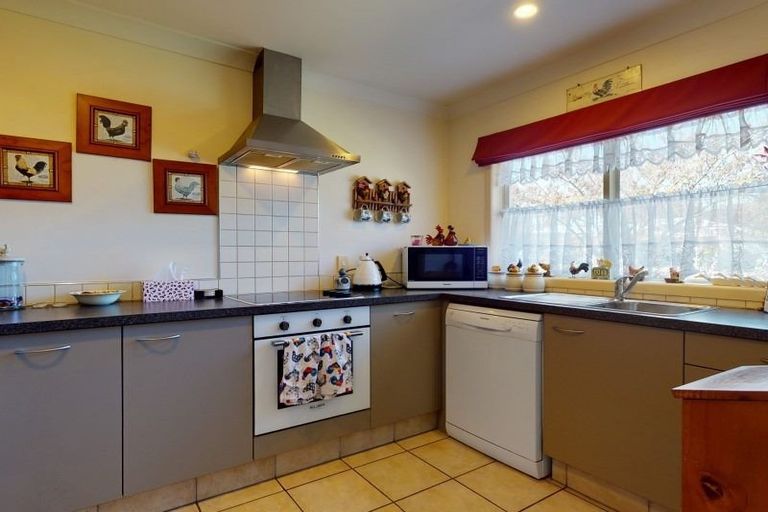 Photo of property in 20 Reeve Street, Levin, 5510