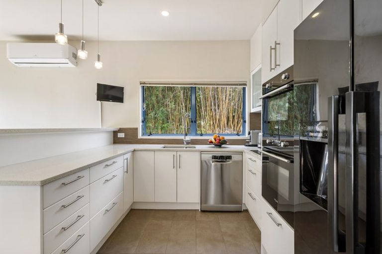Photo of property in 11 Wilmington Place, Forrest Hill, Auckland, 0620