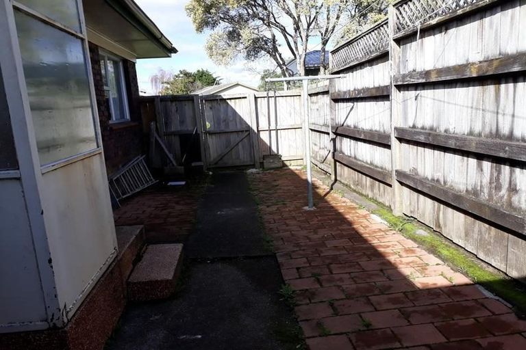 Photo of property in 4/96 Titirangi Road, New Lynn, Auckland, 0600