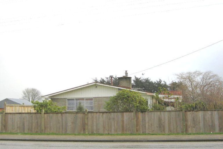 Photo of property in 70 Seaward Road, Edendale, 9825