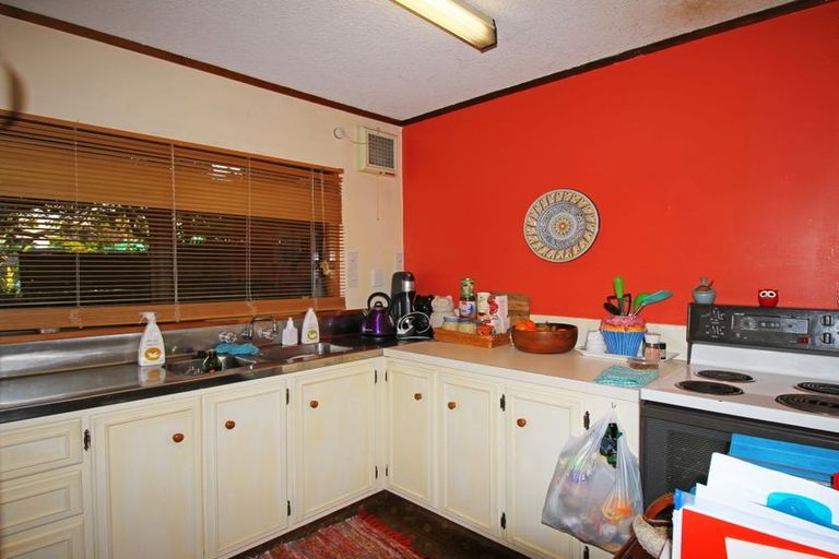 Photo of property in 2/341 College Street, West End, Palmerston North, 4410