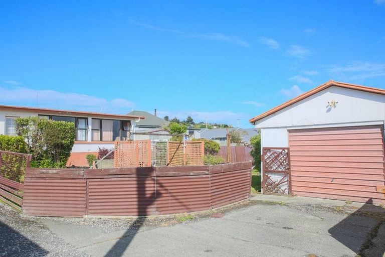 Photo of property in 17 Spencer Street, Bluff, 9814