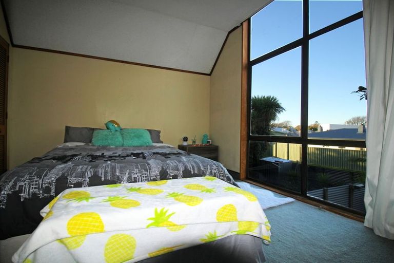 Photo of property in 2/341 College Street, West End, Palmerston North, 4410