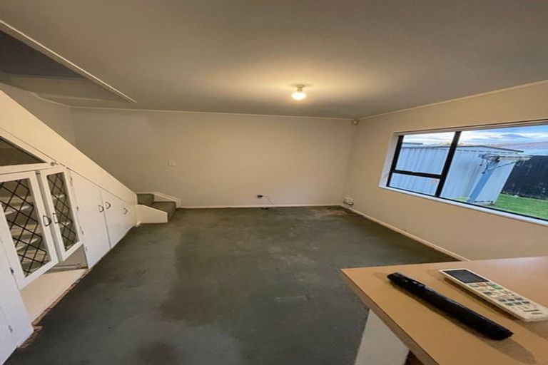 Photo of property in 1/127 Clevedon Road, Papakura, 2110