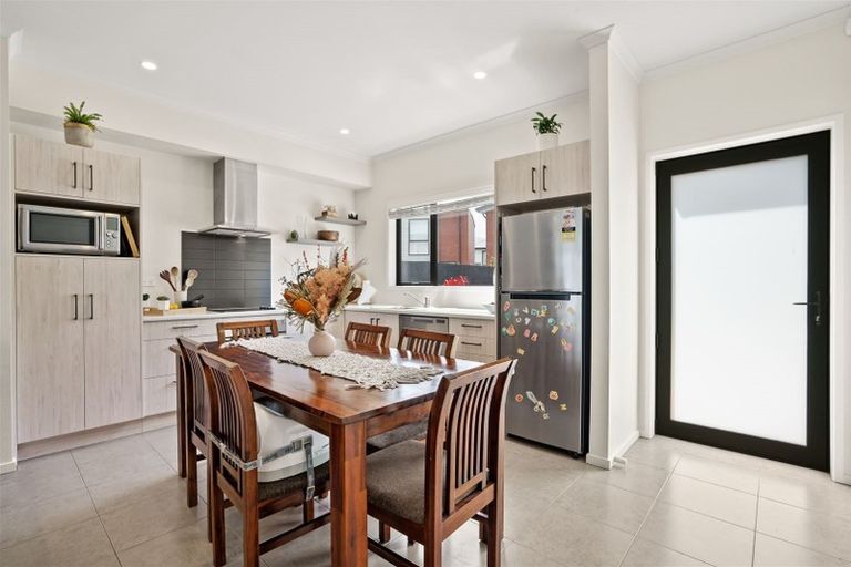 Photo of property in 6 Fermi Lane, Papakura, 2110