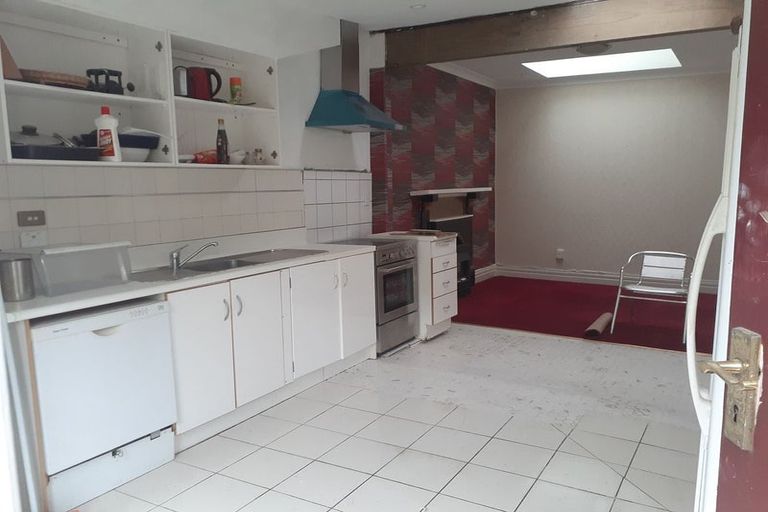 Photo of property in 6-10 Mudges Terrace, Newtown, Wellington, 6021