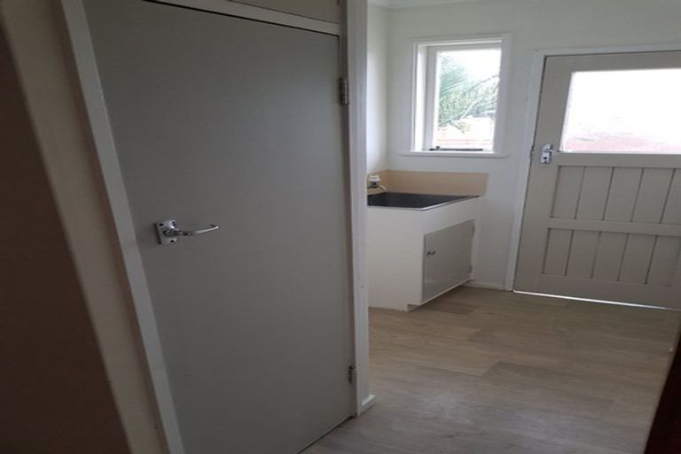 Photo of property in 2/52 Landscape Road, Papatoetoe, Auckland, 2025