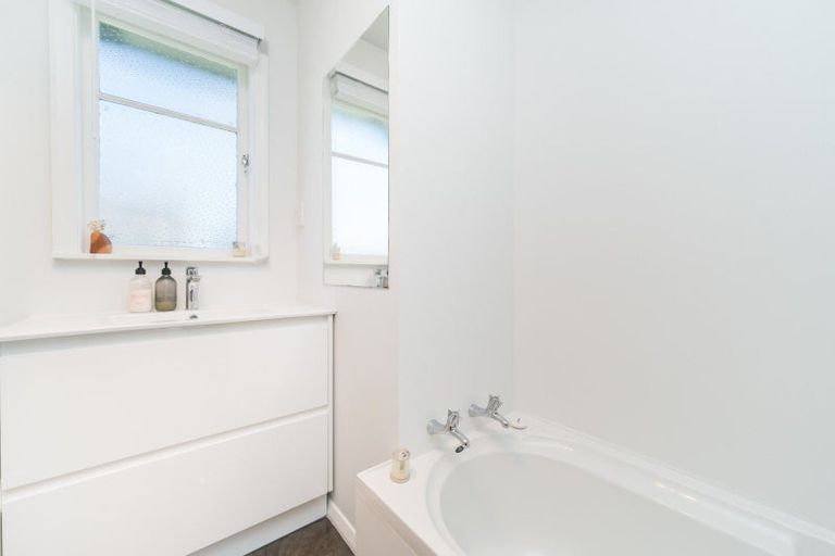 Photo of property in 51 Highbury Avenue, Highbury, Palmerston North, 4412