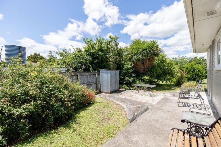 Photo of property in 21 Hayward Road, Ngatea, 3503