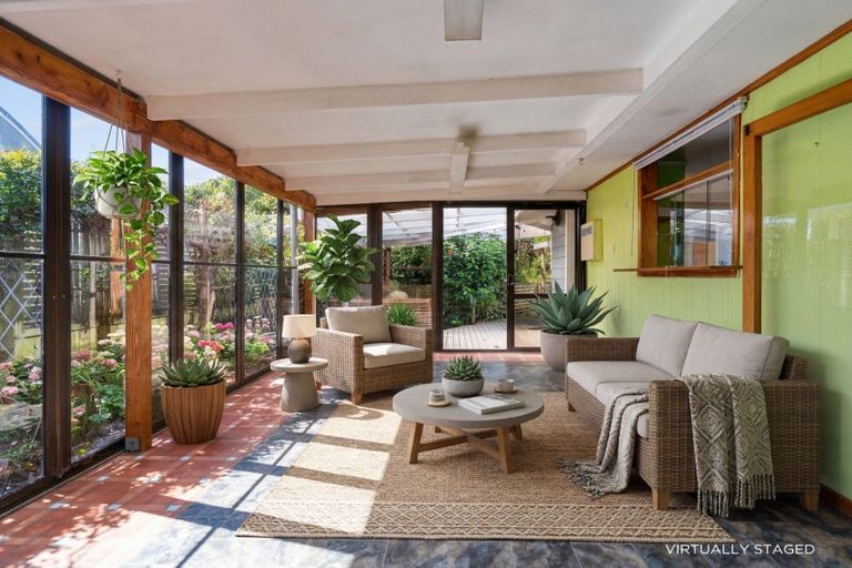 Photo of property in 35 Woodford Avenue, Brookfield, Tauranga, 3110