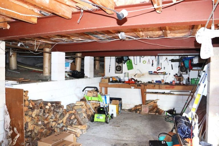 Photo of property in 50 Tamar Street, South Hill, Oamaru, 9400