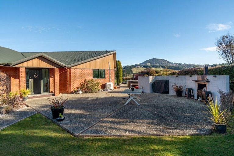 Photo of property in 17 Wavy Knowes Drive, Waldronville, Dunedin, 9018