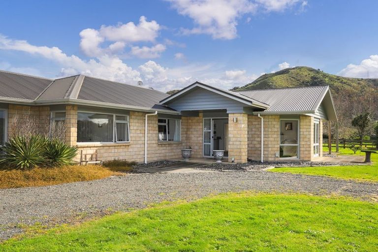 Photo of property in 10 Parker Road, Huntly, 3771