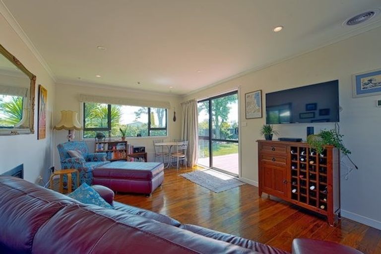 Photo of property in 114 Harold Holt Avenue, Pirimai, Napier, 4112