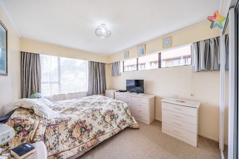 Photo of property in 179 Miromiro Road, Normandale, Lower Hutt, 5010