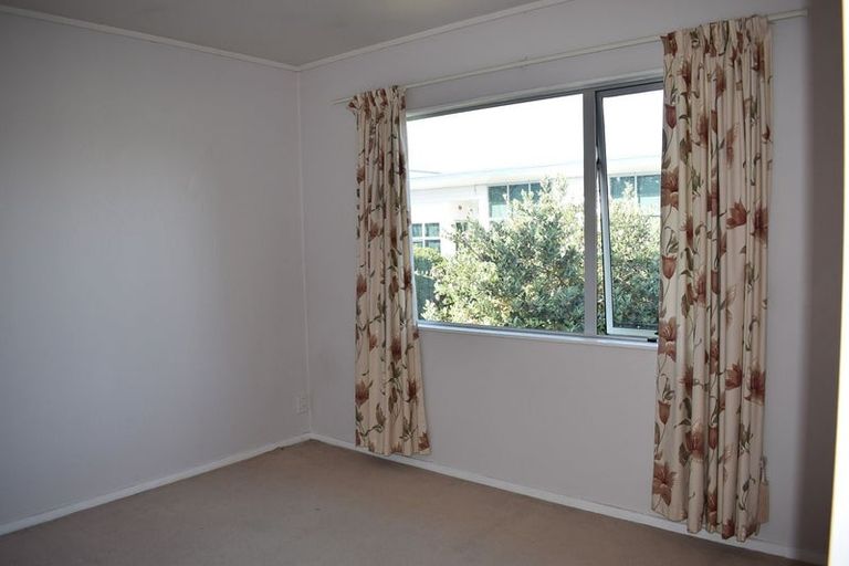 Photo of property in 1/20 Northcote Road, Takapuna, Auckland, 0622
