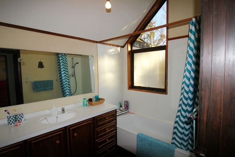 Photo of property in 2/341 College Street, West End, Palmerston North, 4410