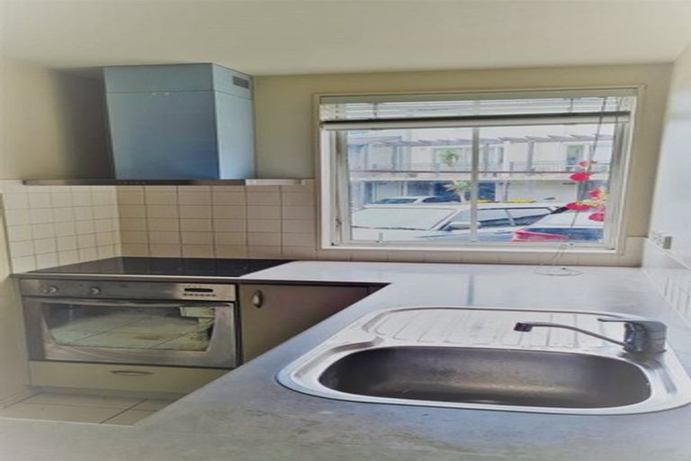 Photo of property in 15 Opito Way, East Tamaki, Auckland, 2013