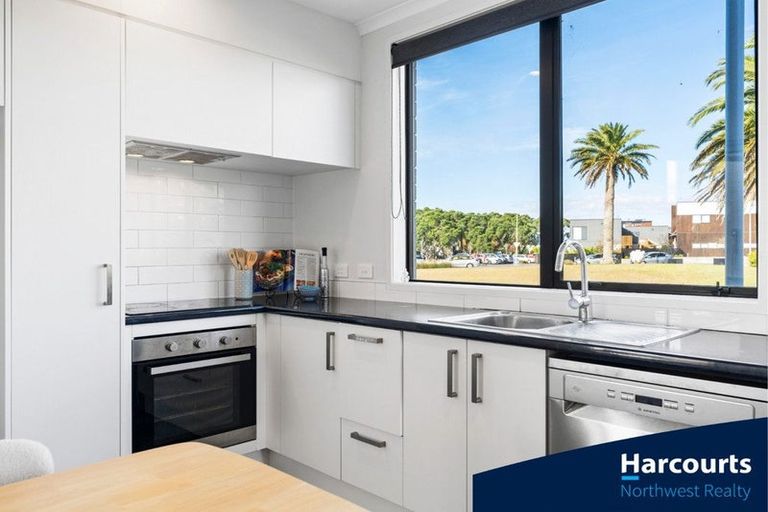 Photo of property in 284 Hobsonville Point Road, Hobsonville, Auckland, 0616