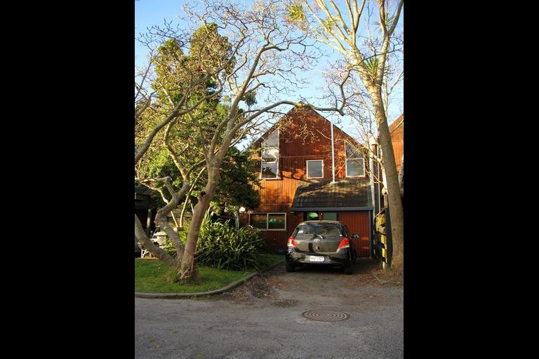 Photo of property in 2/341 College Street, West End, Palmerston North, 4410