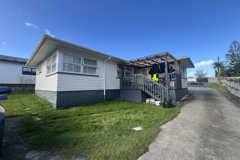 Photo of property in 9 Oteha Valley Road, Northcross, Auckland, 0632