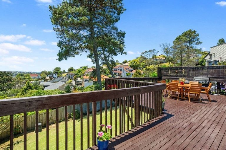 Photo of property in 17 Bushglen Court, Browns Bay, Auckland, 0630