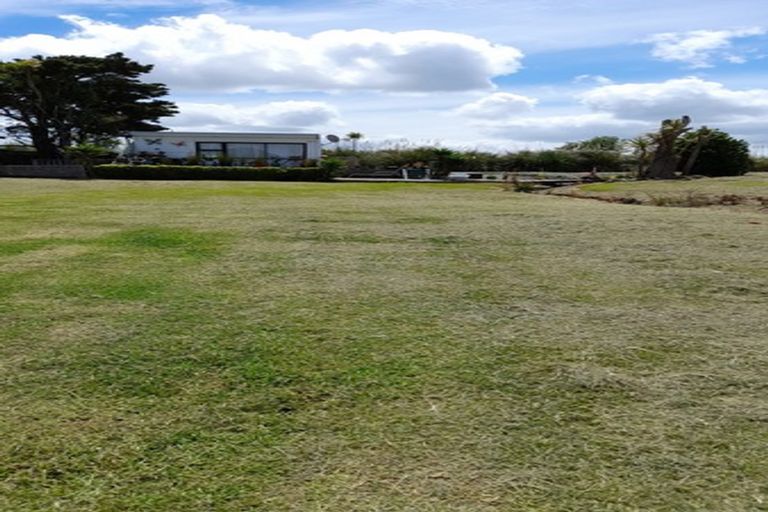 Photo of property in 341 Gallie Road, Matakohe, 0594