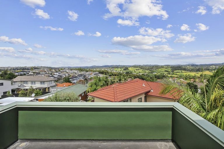 Photo of property in 1/254 Sturges Road, Henderson, Auckland, 0612