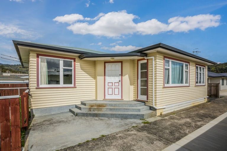 Photo of property in 15 Moohan Street, Wainuiomata, Lower Hutt, 5014