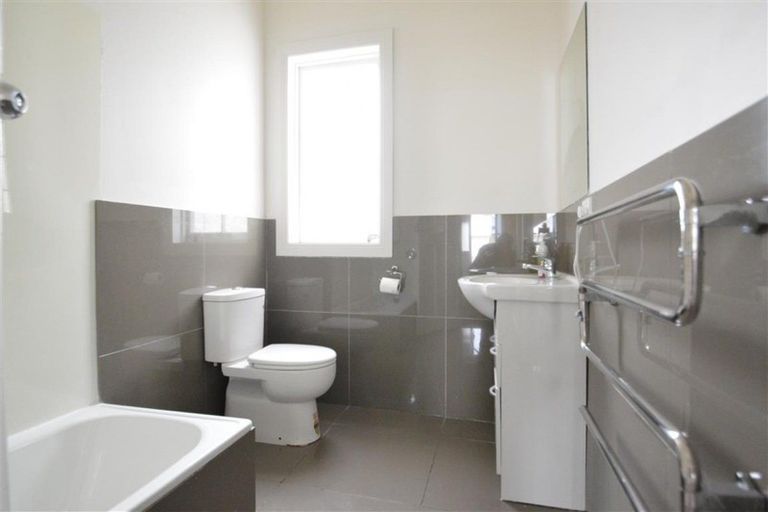 Photo of property in 40 Weraroa Road, Levin, 5510