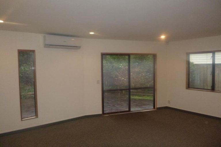 Photo of property in 2/14 Vincent Street, Waterloo, Lower Hutt, 5011