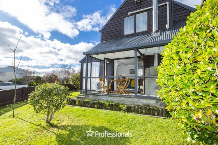 Photo of property in 69 Sunbrae Drive, Silverstream, Upper Hutt, 5019