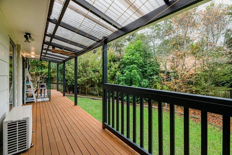 Photo of property in 1/22 Wirihana Road, Titirangi, Auckland, 0604