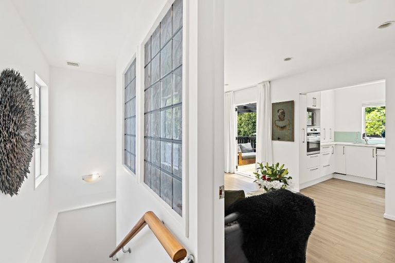 Photo of property in 1/35 Newhaven Terrace, Mairangi Bay, Auckland, 0630