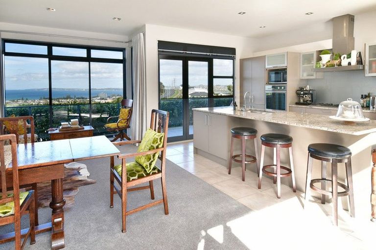 Photo of property in 15 Maire Road, Orewa, 0931