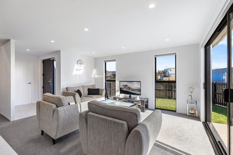 Photo of property in 42 Hinaki Street, Poike, Tauranga, 3112