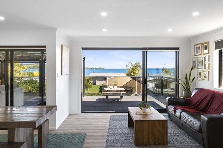 Photo of property in 10 Cottonwood Place, Kawakawa Bay, Papakura, 2585