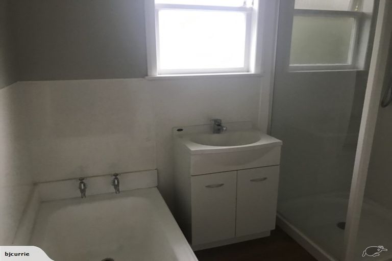 Photo of property in 7 Lifford Place, Awapuni, Palmerston North, 4412