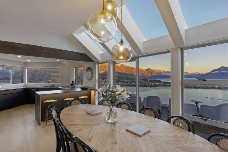 Photo of property in 10 Peregrine Place, Queenstown, 9300
