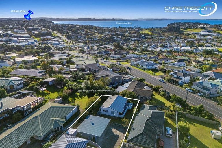 Photo of property in 57a Wade River Road, Stanmore Bay, Whangaparaoa, 0932