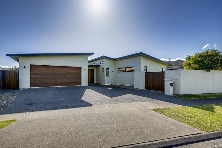 Photo of property in 11 Pania Place, Poraiti, Napier, 4112