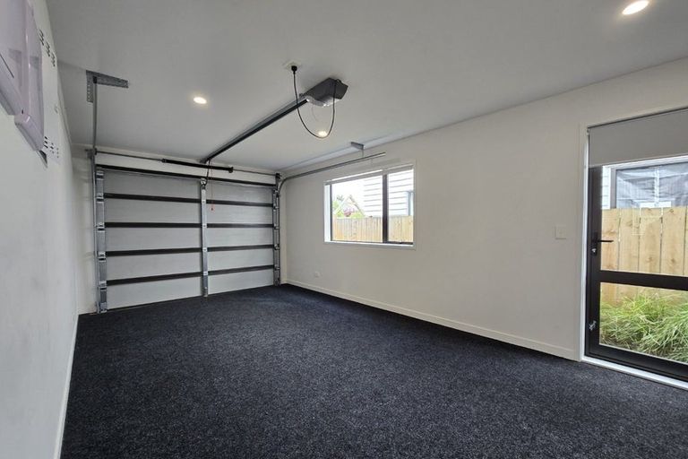 Photo of property in 7b Gulf Crest, Bucklands Beach, Auckland, 2012