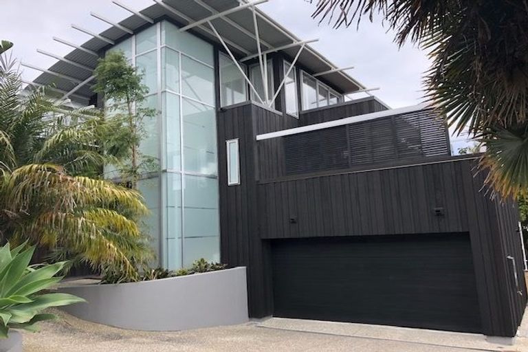 Photo of property in 8b Marama Street, Castor Bay, Auckland, 0620