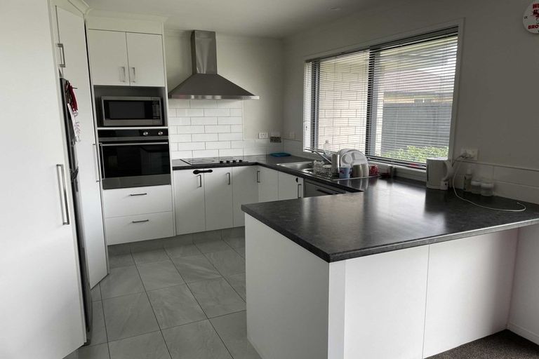 Photo of property in 24 Ladeira Place, Fitzroy, Hamilton, 3206