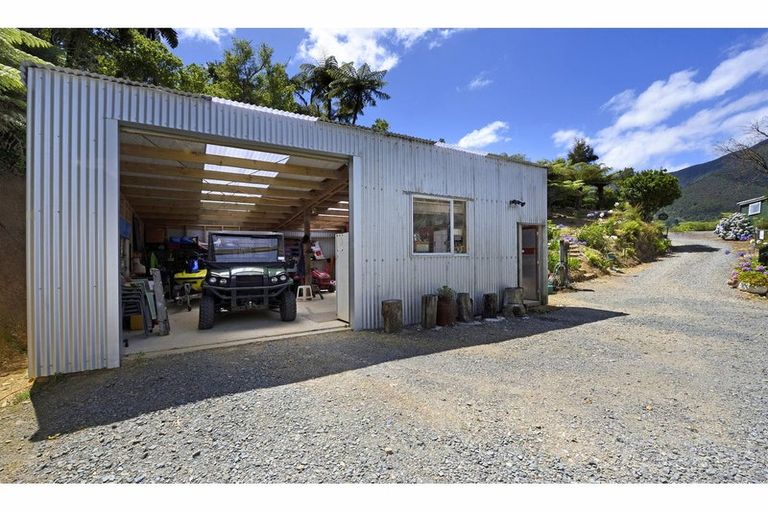 Photo of property in 29 Hope Drive, Okiwi Bay, French Pass, 7193
