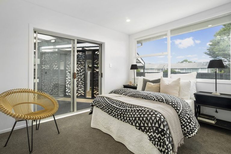 Photo of property in 14 Dunstall Place, Mangere Bridge, Auckland, 2022