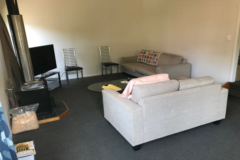 Photo of property in 121 Athena Drive, Totara Vale, Auckland, 0629